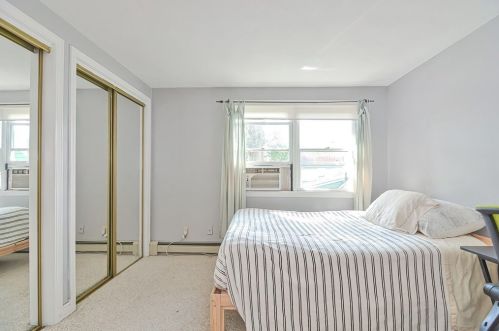 208 Cherry St, Newton MA 02465-1246 exterior