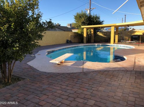 4036 76 Ave, Phoenix AZ 85033-1237 exterior