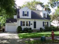 39 Freeman St, Newton, MA 02466-1205