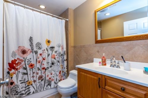 479 Dewitt Ave, Belleville NJ 07109-2508 exterior