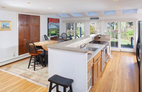 64 Cushing Hl Rd, Hingham MA exterior