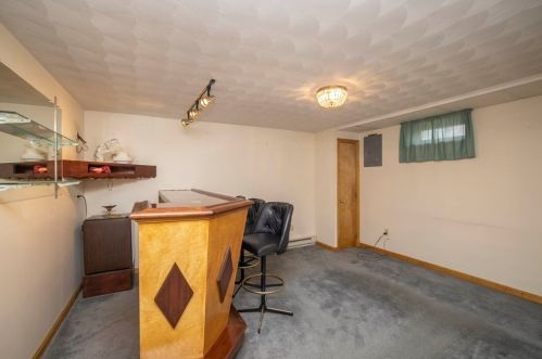 95 Copley Dr, Taunton MA 02780 exterior