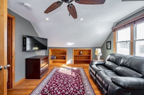 40 Frst Gln Dr, Montgomery MA 01085-4709 exterior