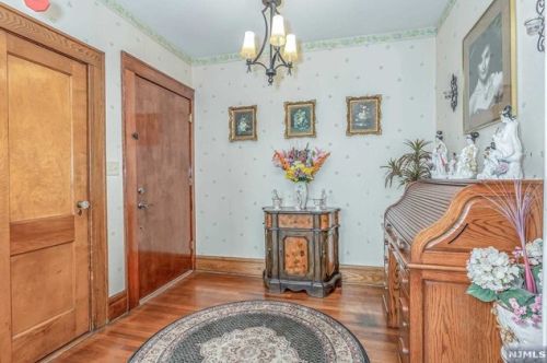 440 Belgrove Dr, Kearny NJ 07032-1628 exterior