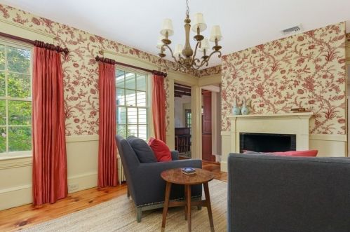 10 Summer St, Hingham MA 02043-2219 exterior