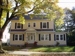 206 Winslow Rd, Newton, MA 02468-1714