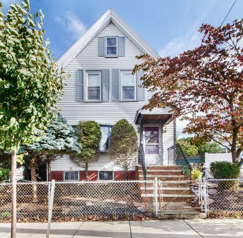 237 Bradford St, Everett MA  02149-1522 exterior