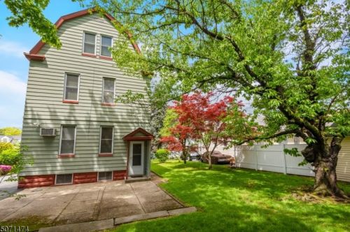 20 Parkview Ave, Belleville NJ  07109-2023 exterior