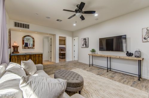 35205 3rd Ave, Phoenix AZ 85027-5908 exterior