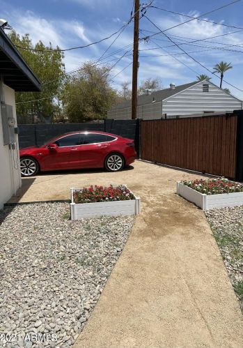 3307 43rd Pl, Phoenix AZ  85018-6422 exterior