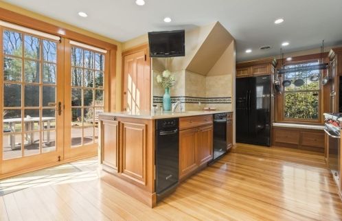 550 Beacon St, Newton MA 02459-2024 exterior