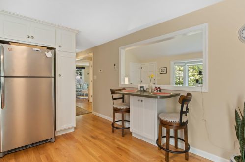 2 Uncle Zlotis Rd, Chatham MA 02633-1595 exterior