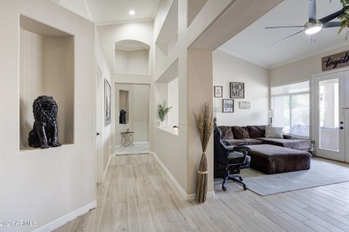 2702 Amberwood Dr, Phoenix AZ  85045-4208 exterior