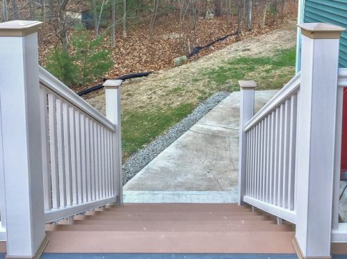 711 Salisbury St, Worcester MA 01609-1122 exterior