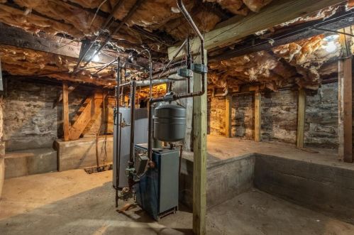 140 Norfolk St, Worcester MA 01604-2910 exterior