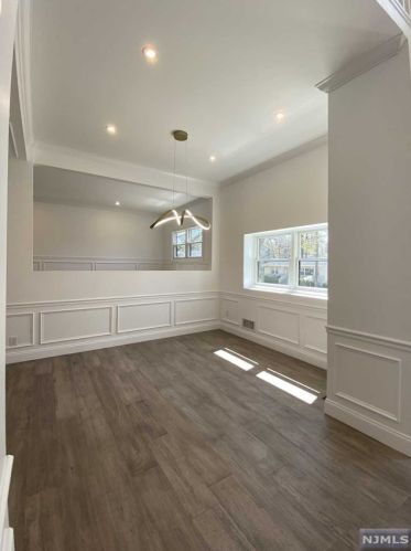 73 Merritt Ave, Cresskill NJ  07626-2419 exterior