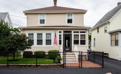 29 Beacon St, Quincy, MA 02169-7117