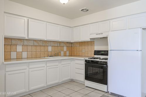 3139 65th Ave, Phoenix AZ 85033-1601 exterior