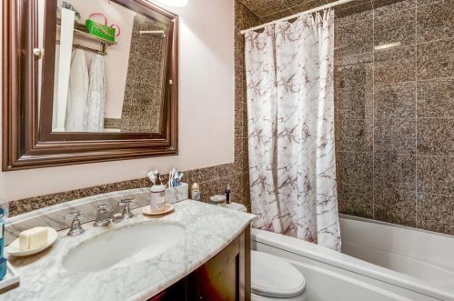 99 Hancock St, Newton MA 02466-2218 exterior