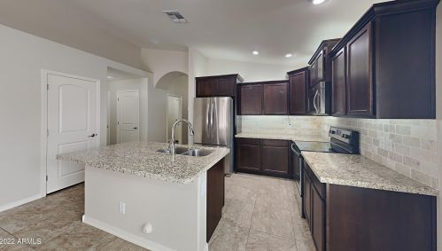 2725 Chanute Pass, Phoenix, AZ 85041-3444