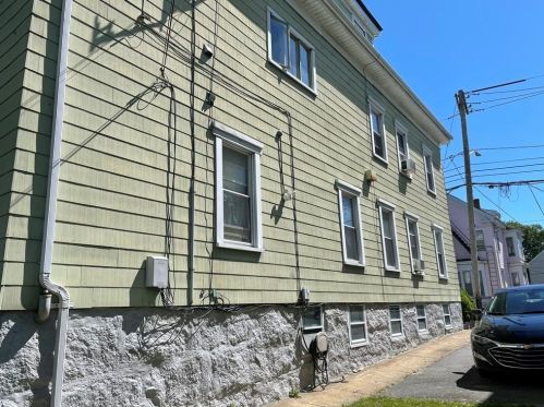 323 Purchase St, New Bedford MA 02740-5739 exterior