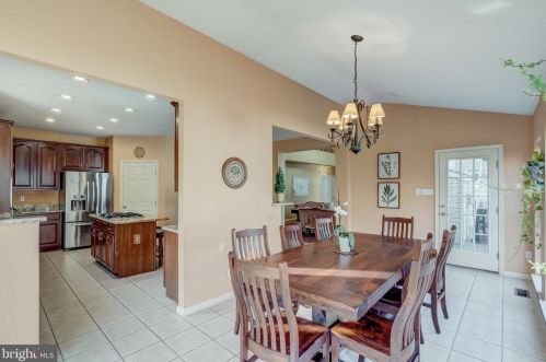 6920 Mystic Wood Way, Columbia MD 21044-4914 exterior