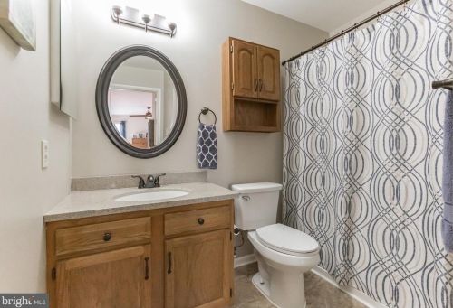 43 Tarragon Ct, West Deptford NJ  08086-2410 exterior