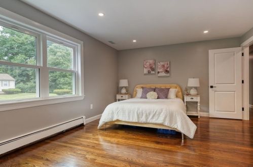 14 Harvard Ave, Burlington MA  01803-1336 exterior