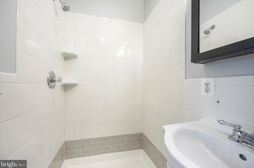 1815 20 St, Philadelphia PA 19145-2048 exterior