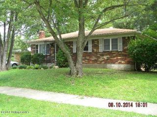 8111 Candleglow Ln, Louisville KY  40214-5623 exterior