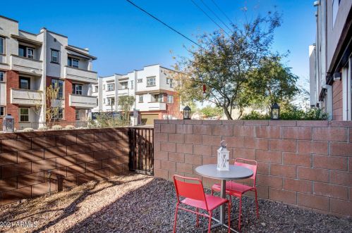 930 9th St, Phoenix AZ  85006-2228 exterior