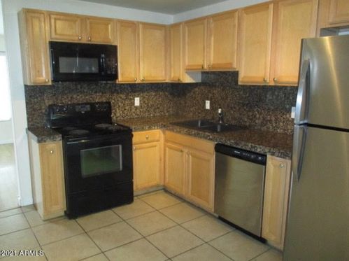 311 Butler Dr, Phoenix AZ  85020-3412 exterior