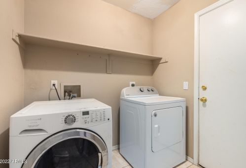 1102 Behrend Dr, Phoenix AZ 85050-3992 exterior