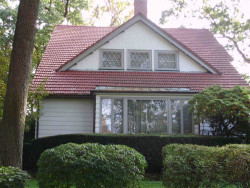 143 Hobart Rd, Newton, MA 02459-1353