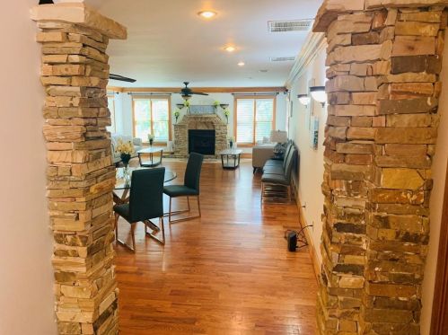 4081 Ashford Dunwoody Rd, Atlanta GA  30319-1542 exterior