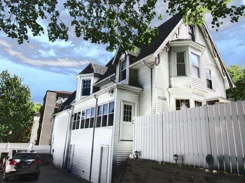 9 Earle St, Worcester MA  01605 exterior