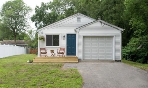 86 Edwards Ave, Seekonk, MA 02771-4165