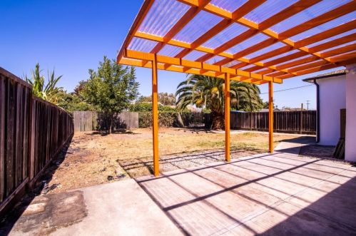 1217 Burkhart Ave, San Leandro CA  94579-2003 exterior