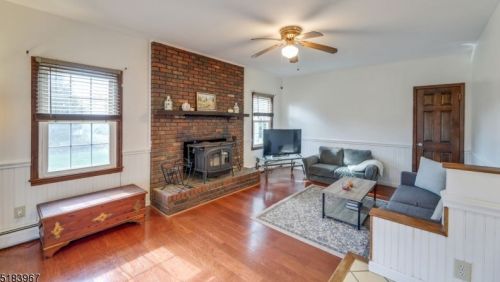 4 Pheasant Ln, Milford NJ  08848-1554 exterior