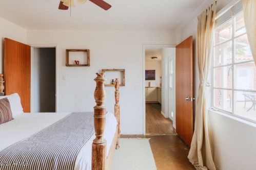 1631 Catalina Dr, Phoenix AZ 85018-7212 exterior