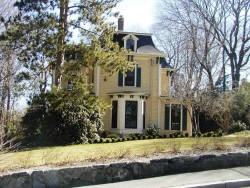 72 Highland St, Newton, MA 02465-2405