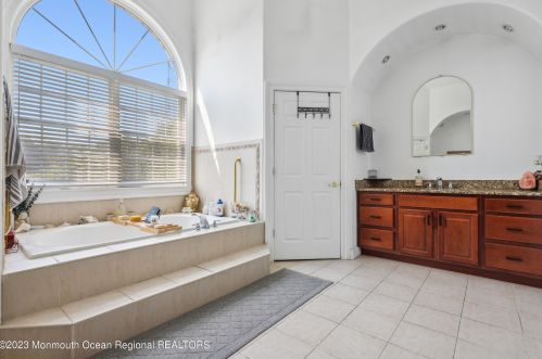 750 Farmingdale Rd, Jackson Twp NJ 08527-4301 exterior