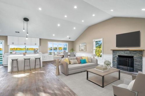 1337 Bay St, Taunton MA 02780-2521 exterior