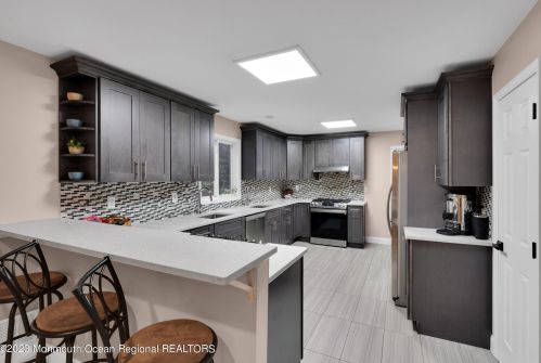 6 Pitney Ln, Jackson Twp NJ 08527-2933 exterior