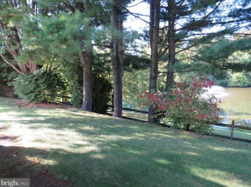 53 Lake View Ter, Columbus NJ  08022-1033 exterior