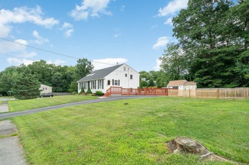 395 King James Blvd, Taunton MA  02780-7703 exterior