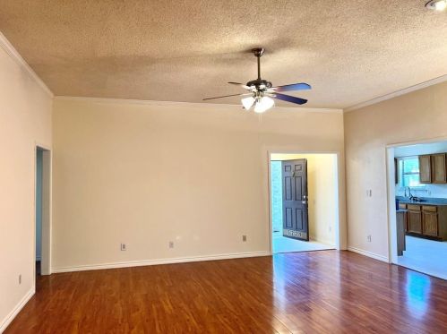 5229 Wood Creek Ln, Garland TX  75044-4941 exterior