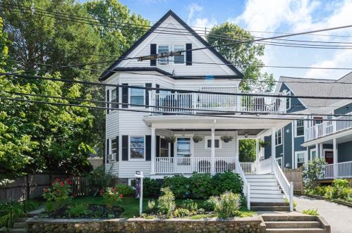 92 Appleton St, Arlington, MA 02476-5943