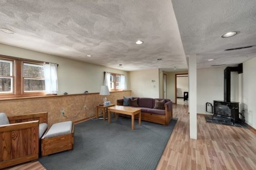 655 Lowell St, Peabody MA 01960-5471 exterior