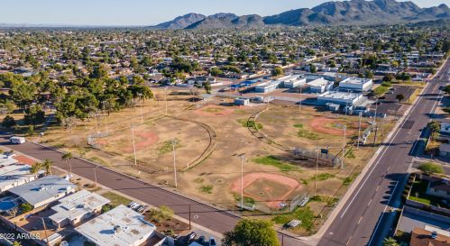 11605 37 Pl, Phoenix AZ 85050-2699 exterior